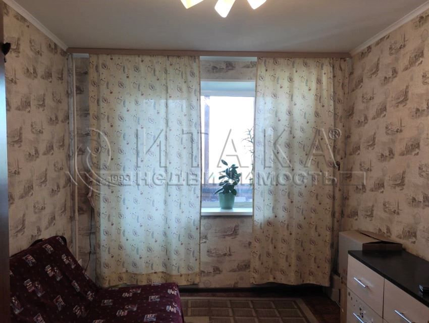 Продаётся 2 комнаты в 11-комн. квартире, 12.6 м²