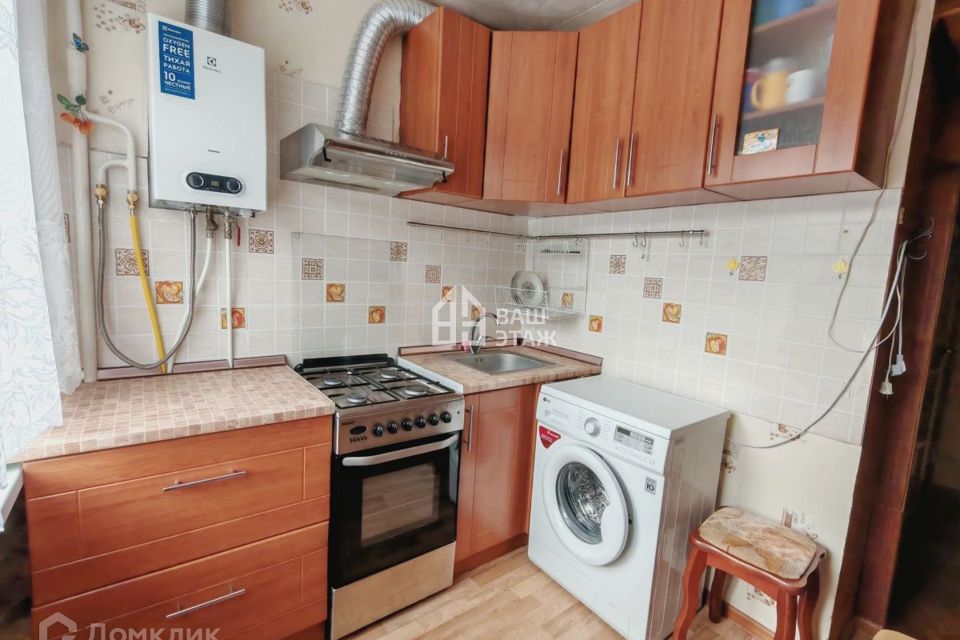 Продаётся 4-комнатная квартира, 59.4 м²