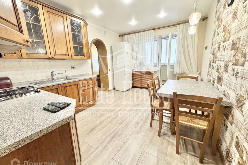 Сдаётся 2-комнатная квартира, 94 м²