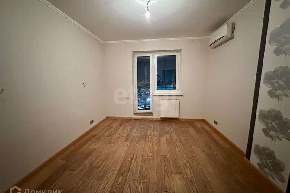 Продаётся 3-комнатная квартира, 118 м²