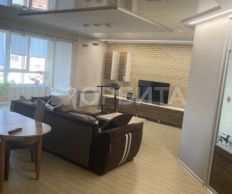 Продаётся 3-комнатная квартира, 117.9 м²