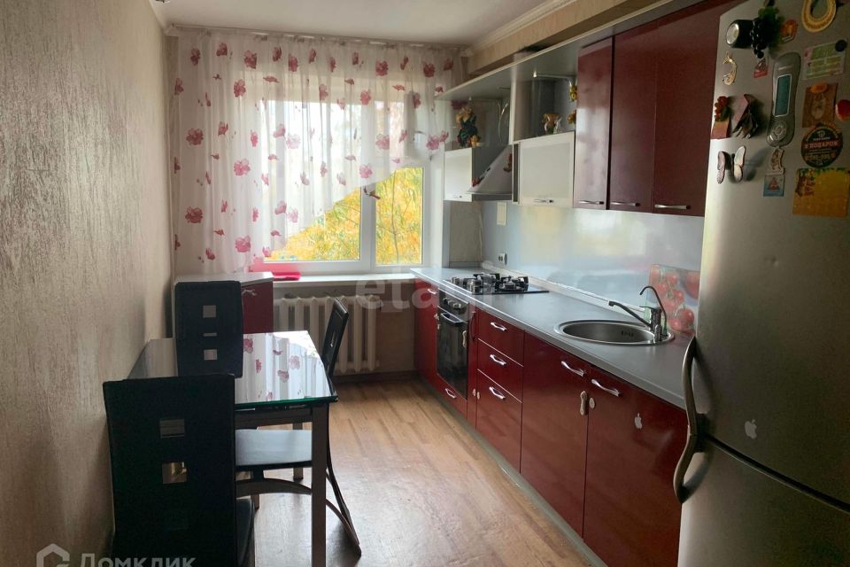 Продаётся 4-комнатная квартира, 72 м²