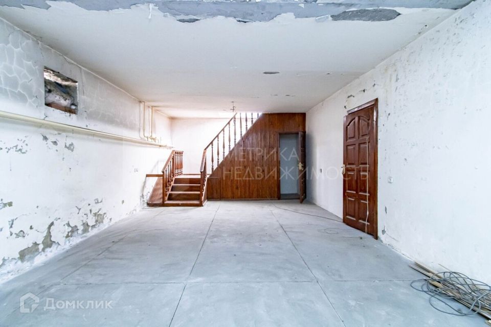 Продаётся 3-комнатная квартира, 221 м²