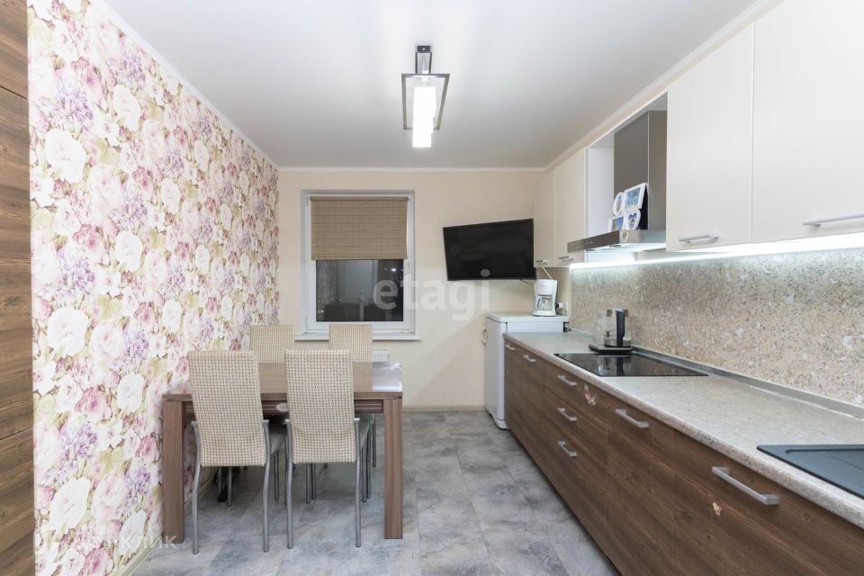 Продаётся 2-комнатная квартира, 56.7 м²