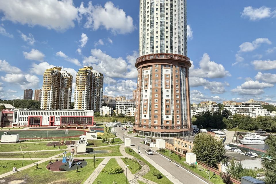 Продаётся 1-комнатная квартира, 47.3 м²