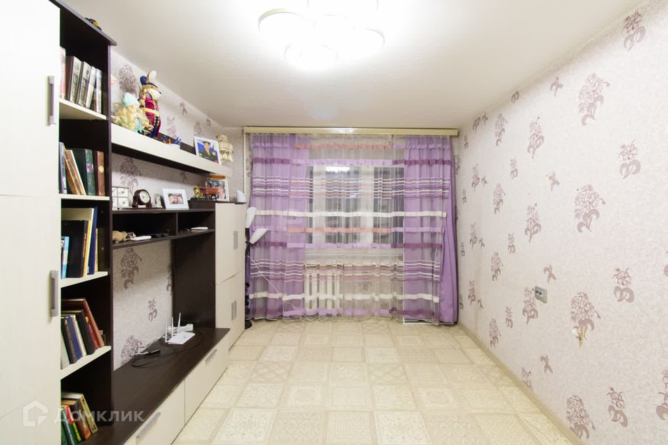 Продаётся 3-комнатная квартира, 51.8 м²