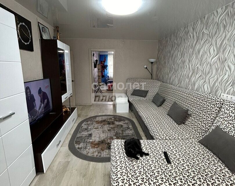 Продаётся 3-комнатная квартира, 57.3 м²