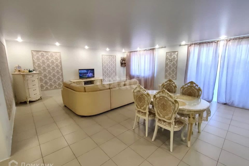 Продаётся 2-комнатная квартира, 90.9 м²