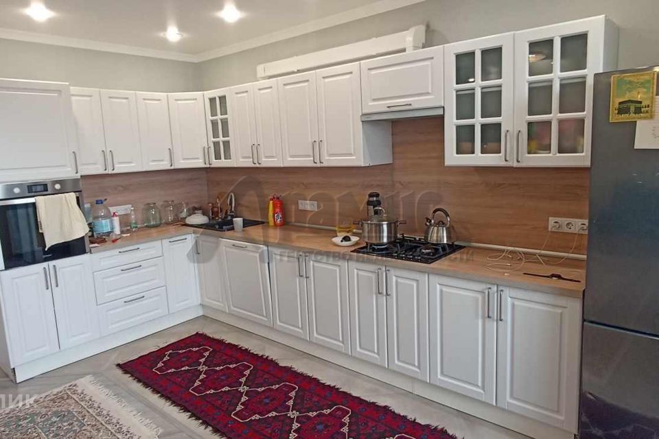 Продаётся 4-комнатная квартира, 130 м²