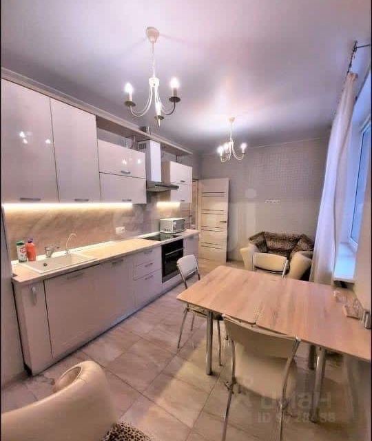 Продаётся 1-комнатная квартира, 43.7 м²