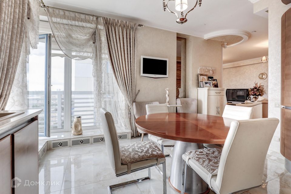 Продаётся 2-комнатная квартира, 109 м²