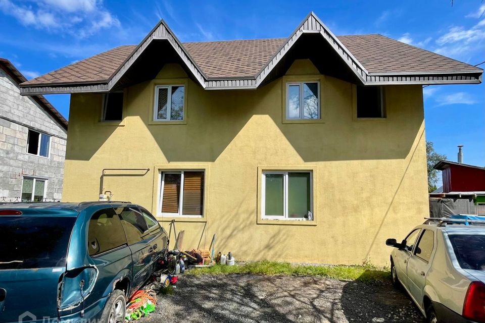 Продаётся 3-этажный дом, 170 м²