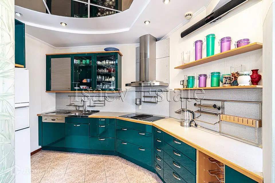 Продаётся 4-комнатная квартира, 115.3 м²