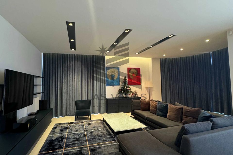 Сдаётся 2-комнатная квартира, 77 м²