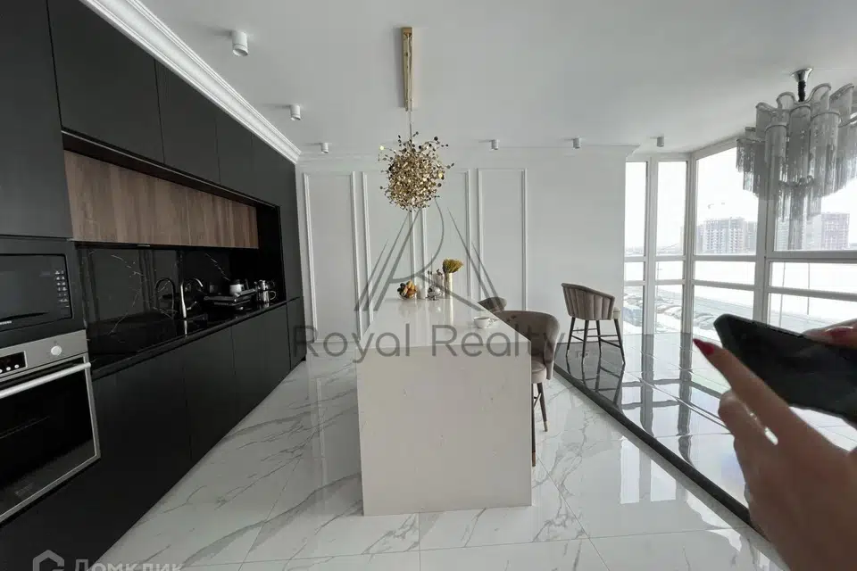 Продаётся 3-комнатная квартира, 96 м²