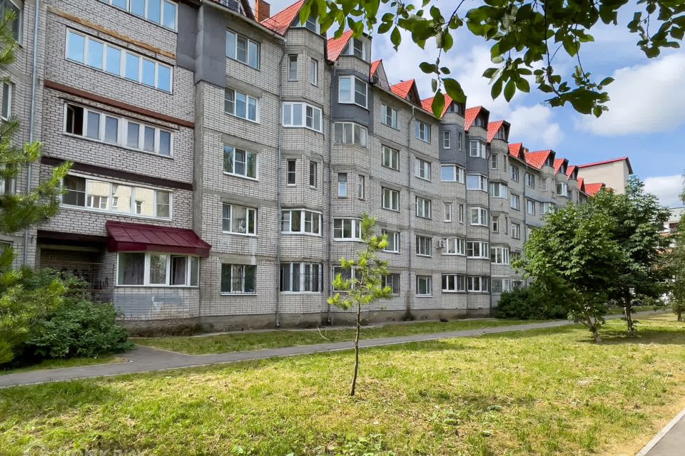 Продаётся 2-комнатная квартира, 97.6 м²