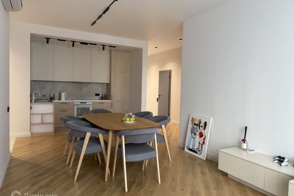 Продаётся 3-комнатная квартира, 120 м²