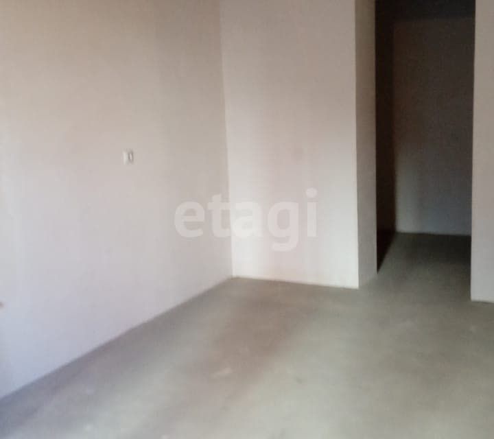 Продаётся 1-комнатная квартира, 42 м²