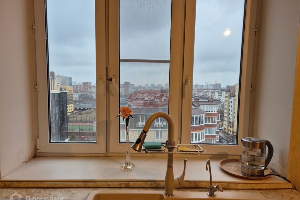 Продаётся 4-комнатная квартира, 123.8 м²
