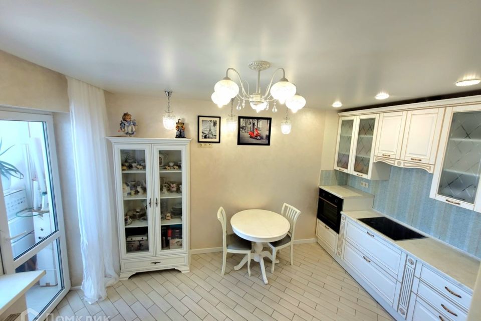 Продаётся 2-комнатная квартира, 70.3 м²