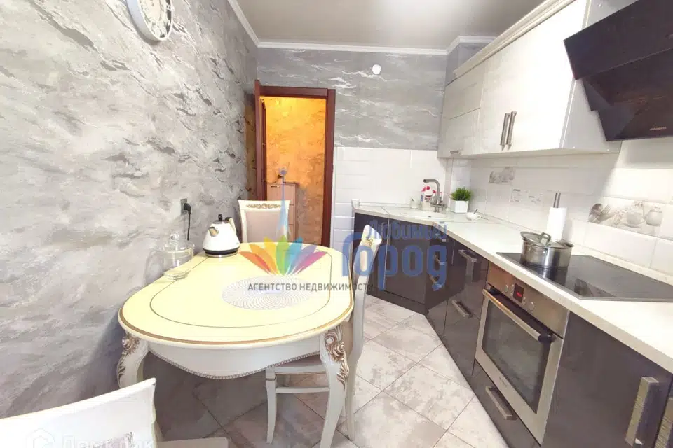 Продаётся 3-комнатная квартира, 64 м²