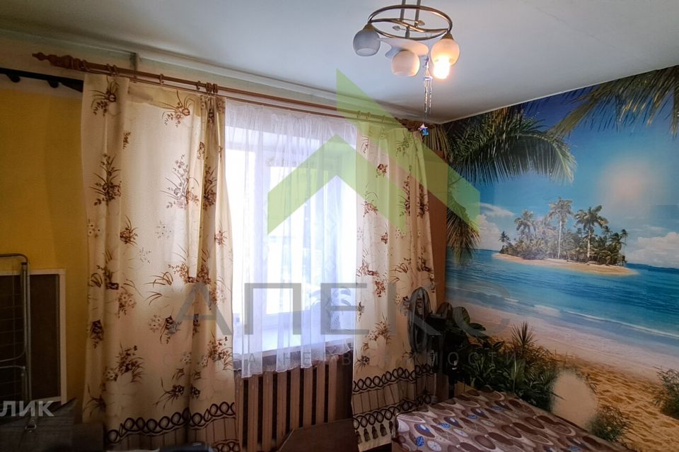 Продаётся 4-комнатная квартира, 75.2 м²