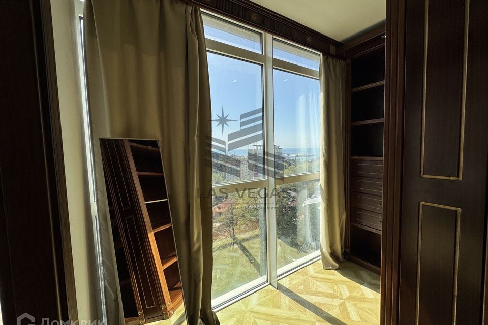 Сдаётся 3-комнатная квартира, 140 м²