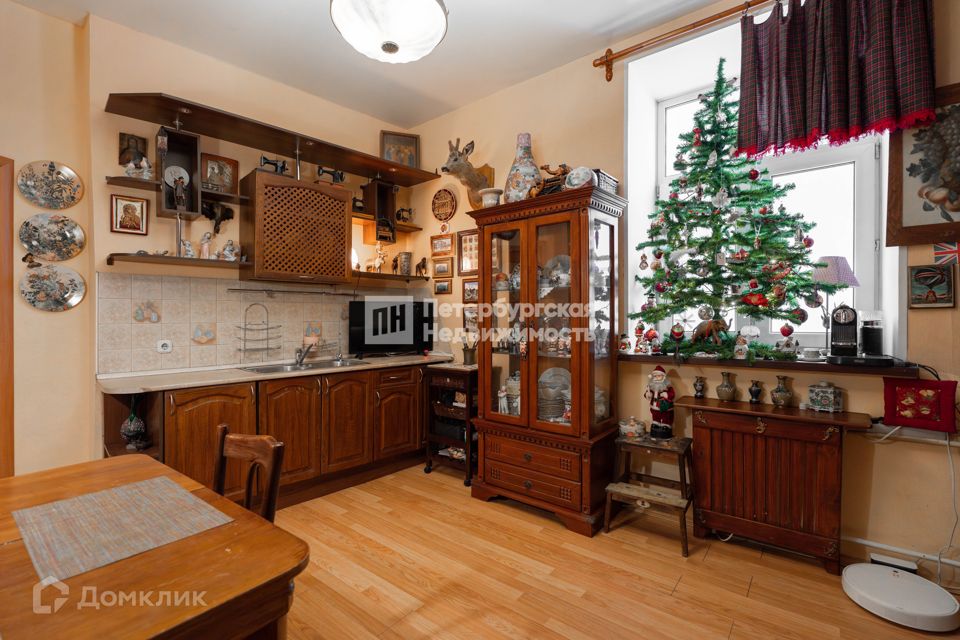 Продаётся 4-комнатная квартира, 105.9 м²