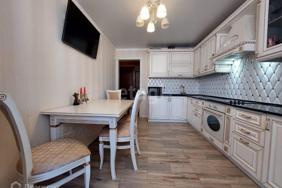 Продаётся 2-комнатная квартира, 65 м²