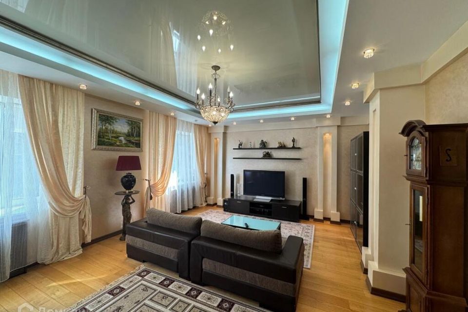 Продаётся 3-комнатная квартира, 150 м²