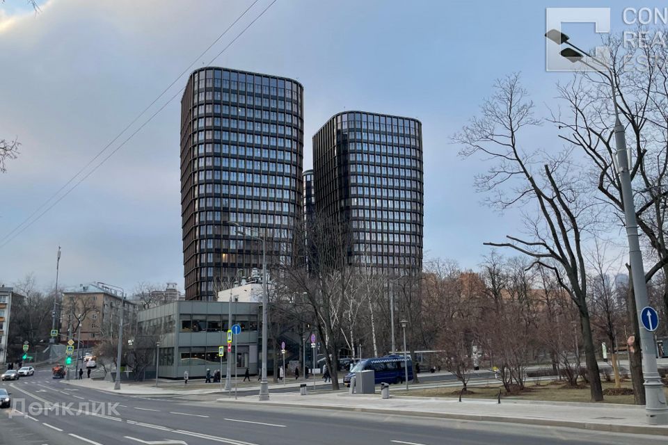 Продаётся 4-комнатная квартира, 139.9 м²