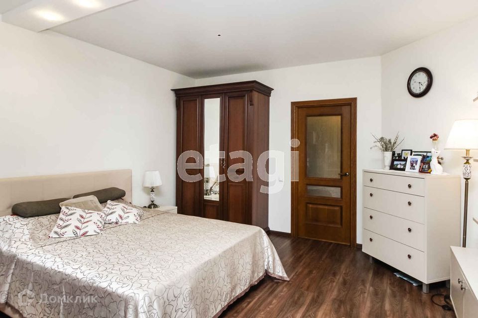 Продаётся 1-комнатная квартира, 60.3 м²