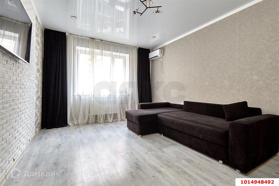 Продаётся 2-комнатная квартира, 63.6 м²