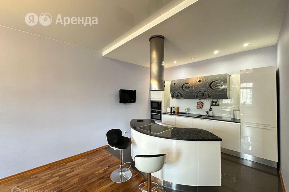 Сдаётся 3-комнатная квартира, 150 м²