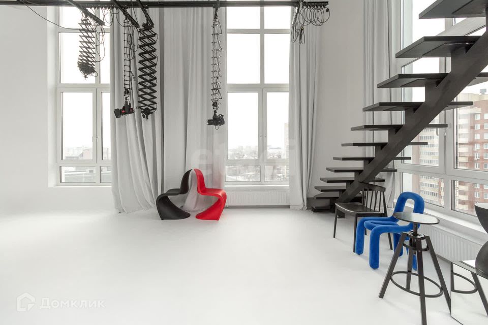 Продаётся 3-комнатная квартира, 104.8 м²
