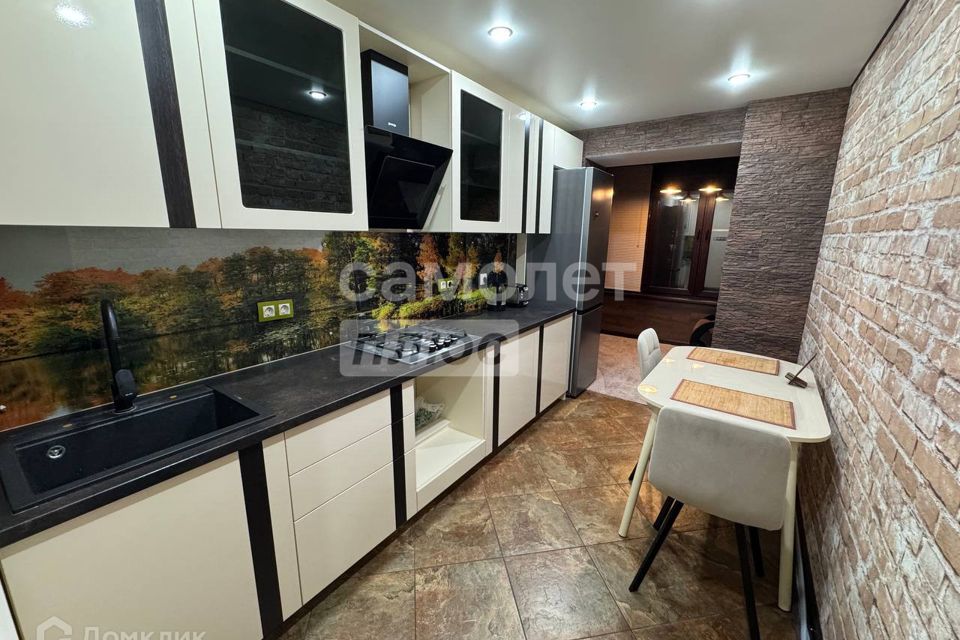 Продаётся 1-комнатная квартира, 41.5 м²