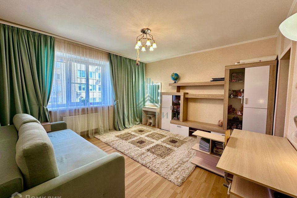 Продаётся 2-комнатная квартира, 82 м²