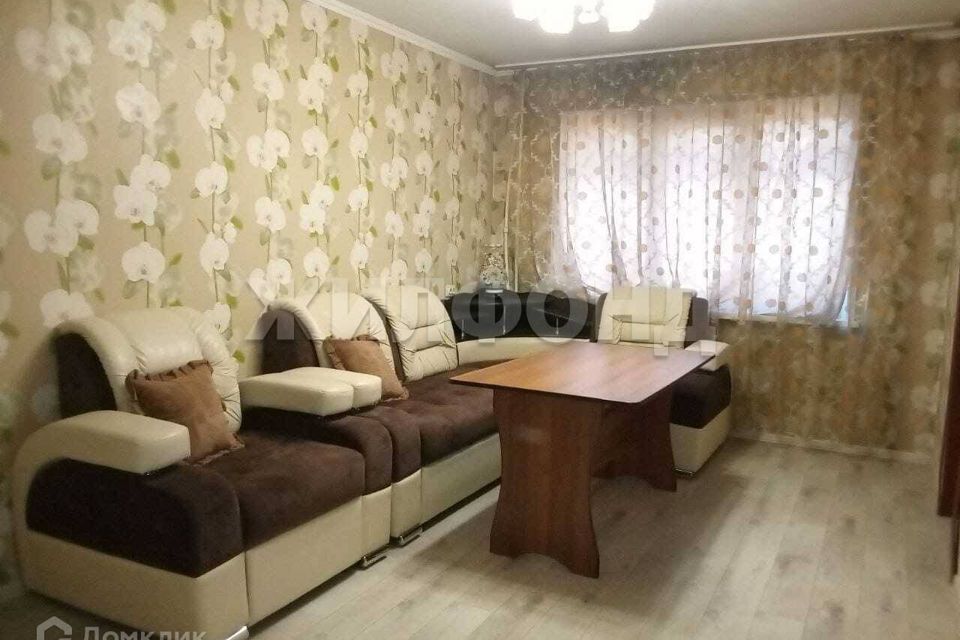 Продаётся 4-комнатная квартира, 61.1 м²