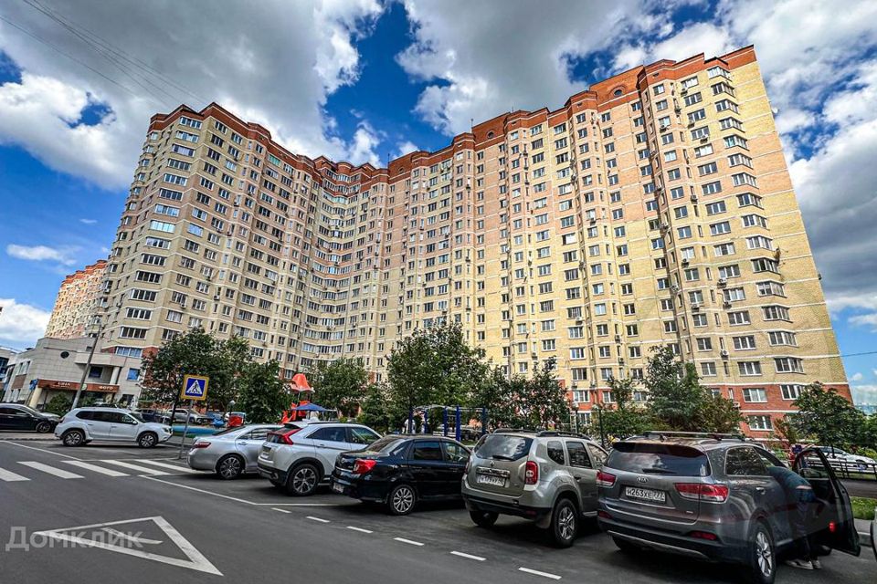 Продаётся 1-комнатная квартира, 42 м²