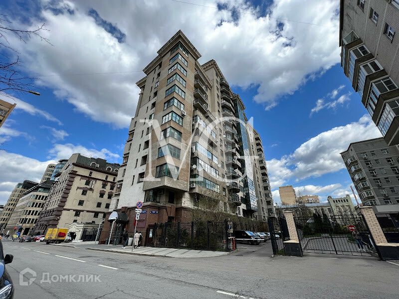 Сдаётся 4-комнатная квартира, 250 м²
