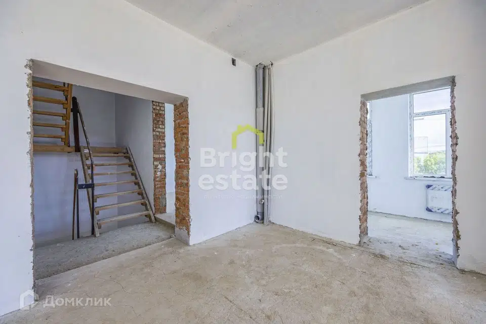 Продаётся таунхаус, 3-эт., 345 м²
