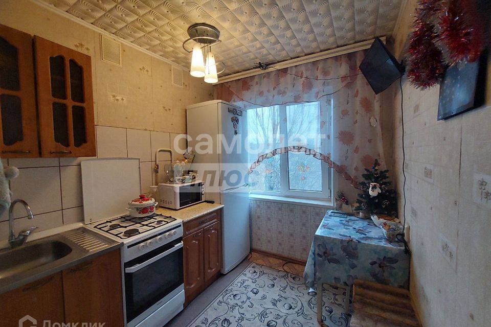 Продаётся 4-комнатная квартира, 61.2 м²