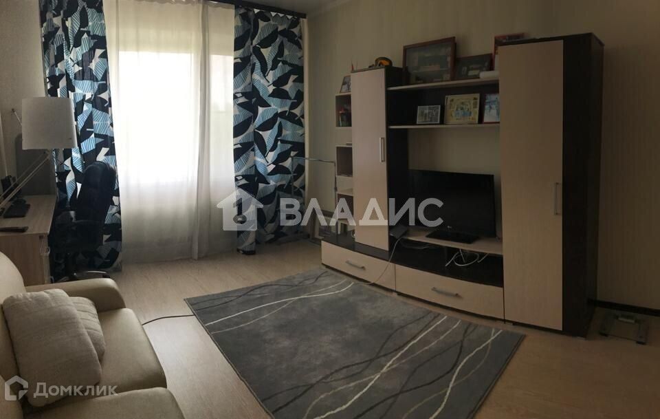 Продаётся 1-комнатная квартира, 42 м²