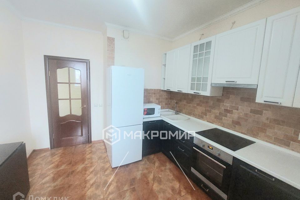 Сдаётся 2-комнатная квартира, 80 м²