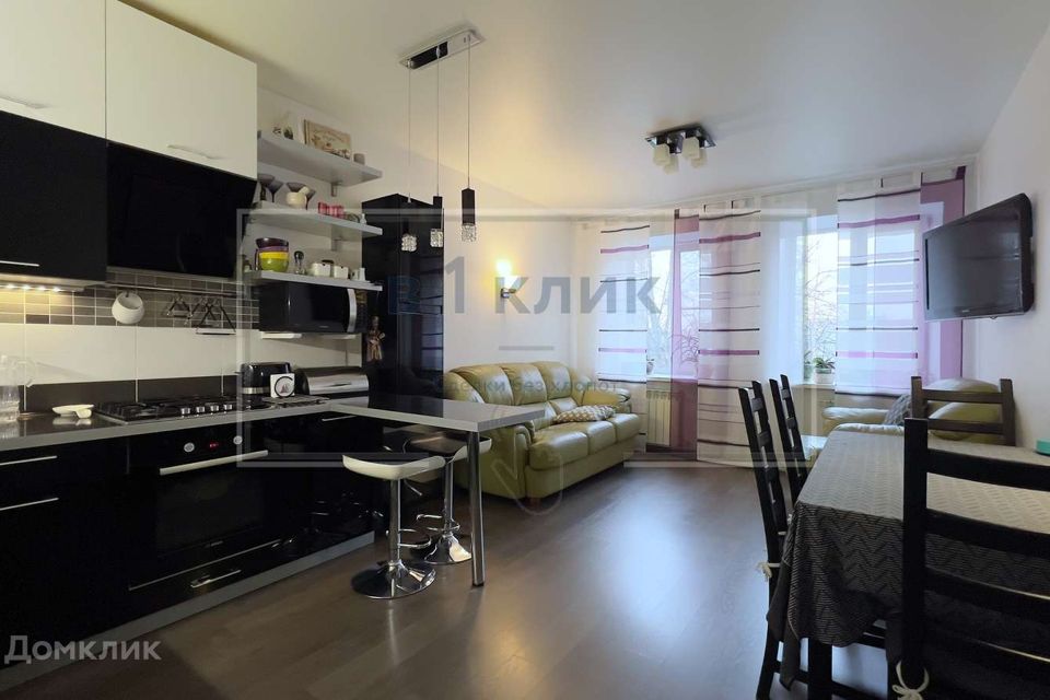 Продаётся 2-комнатная квартира, 90.9 м²