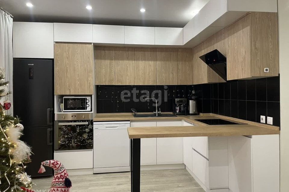 Продаётся 3-комнатная квартира, 74.1 м²