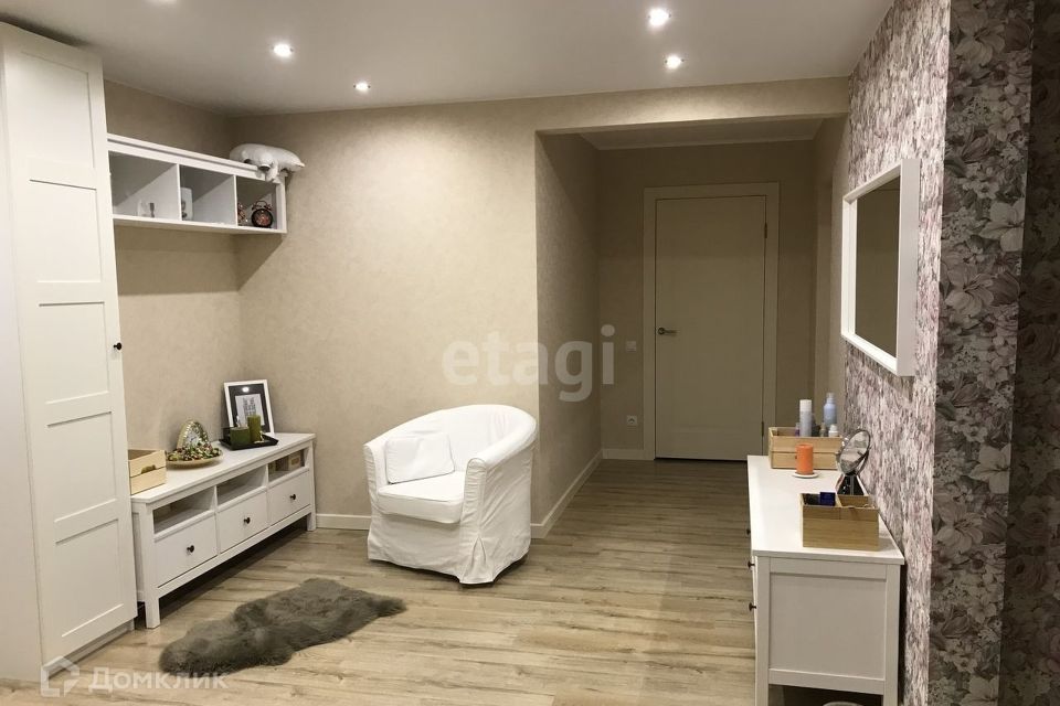 Продаётся 3-комнатная квартира, 129.6 м²
