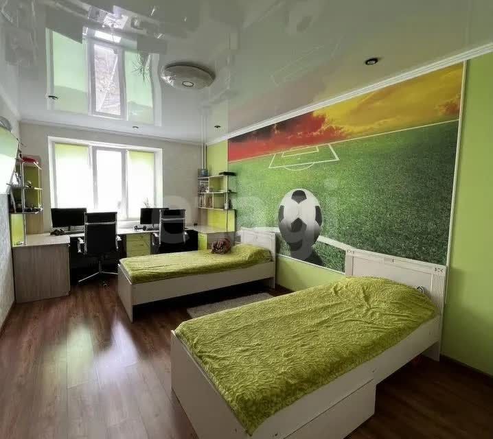 Продаётся 2-комнатная квартира, 65 м²