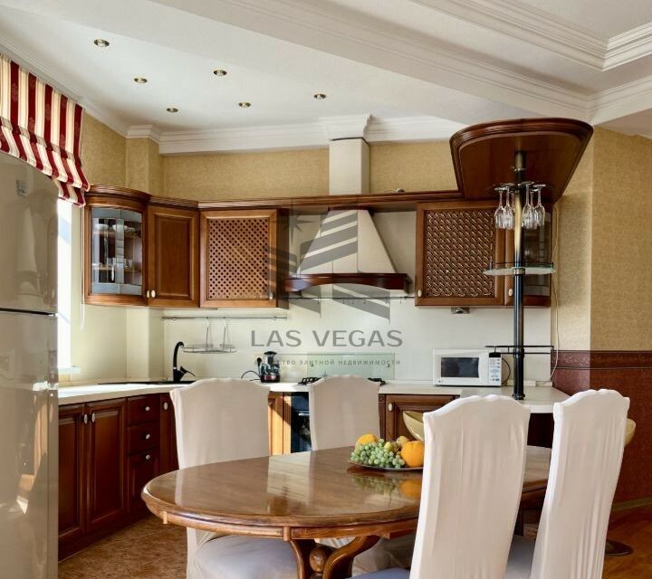 Сдаётся 2-комнатная квартира, 91 м²