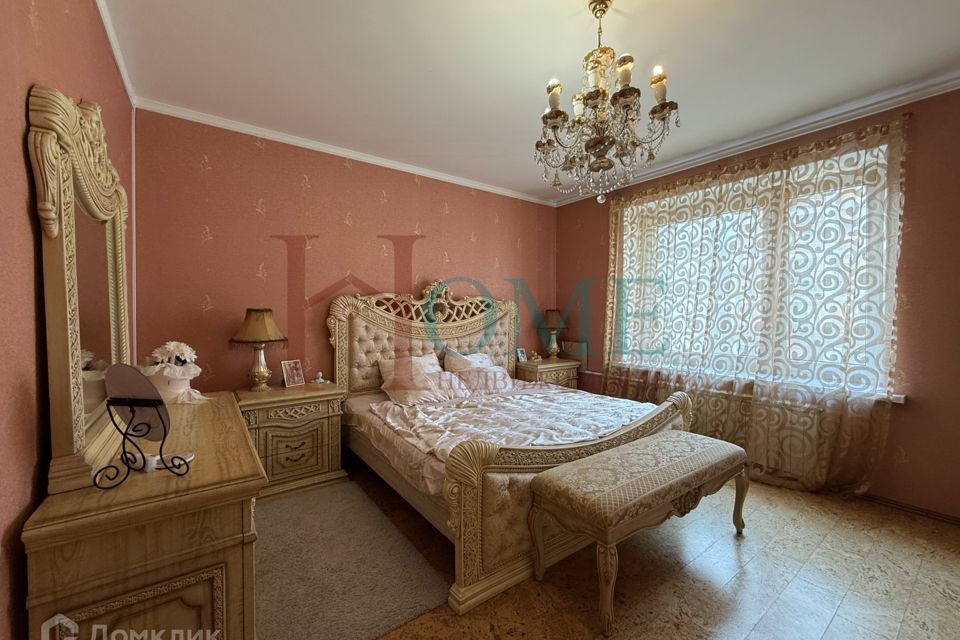 Сдаётся 5-комнатная квартира, 220 м²